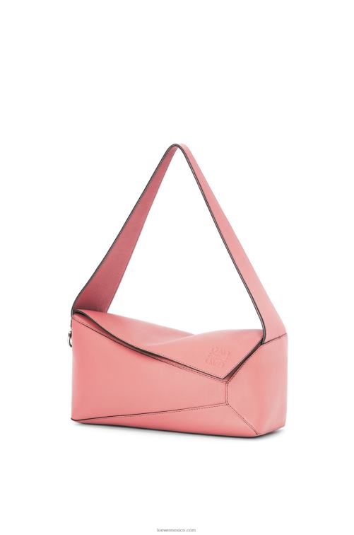 flor de durazno bolso hobo puzzle de piel de becerro napa Loewe R8J8Z437 mujer