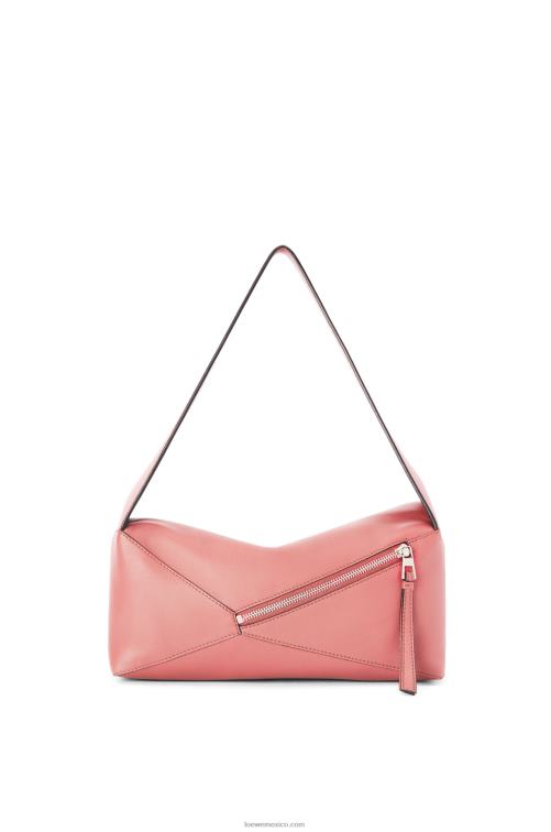 flor de durazno bolso hobo puzzle de piel de becerro napa Loewe R8J8Z437 mujer