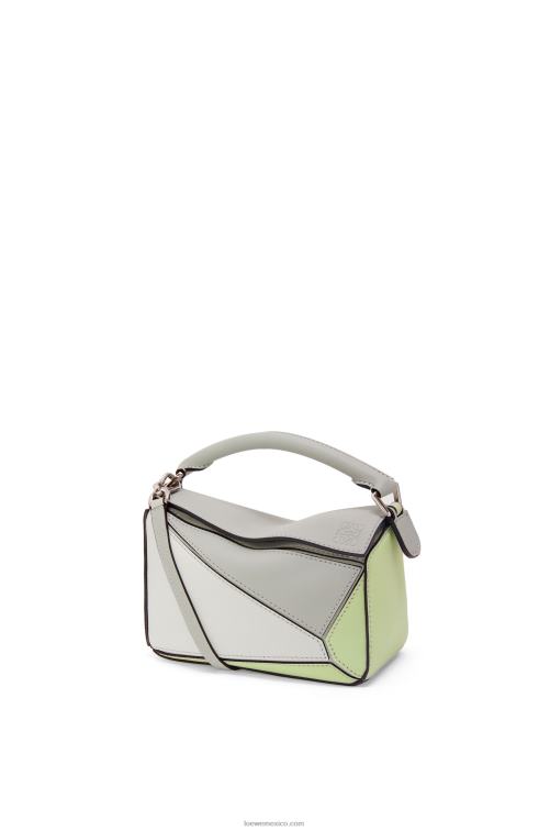 gris ceniza/celadón claro minibolso puzzle de piel de becerro clásica Loewe R8J8Z257 mujer