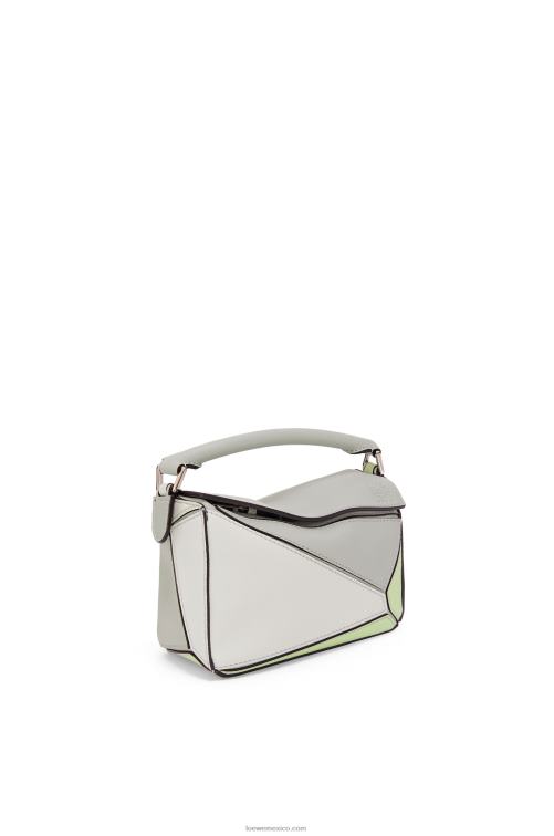 gris ceniza/celadón claro minibolso puzzle de piel de becerro clásica Loewe R8J8Z257 mujer