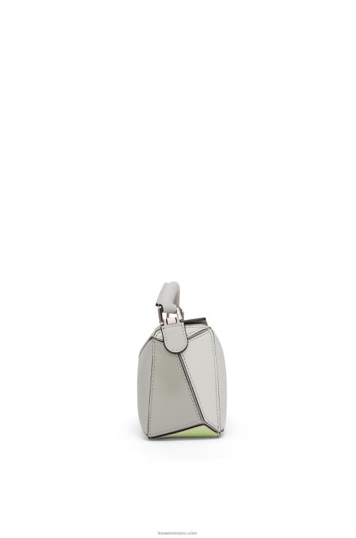 gris ceniza/celadón claro minibolso puzzle de piel de becerro clásica Loewe R8J8Z257 mujer