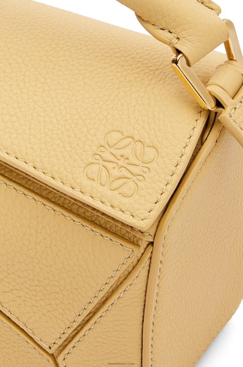 mantequilla oscura bolso puzzle mini de suave piel de becerro granulada Loewe R8J8Z234 mujer