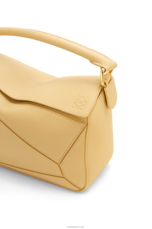 mantequilla oscura bolso puzzle pequeño de suave piel de becerro granulada Loewe R8J8Z393 mujer