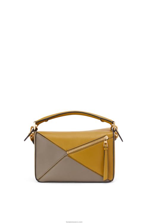 ocre/blanco suave bolso puzzle pequeño de piel de becerro clásica Loewe R8J8Z497 mujer