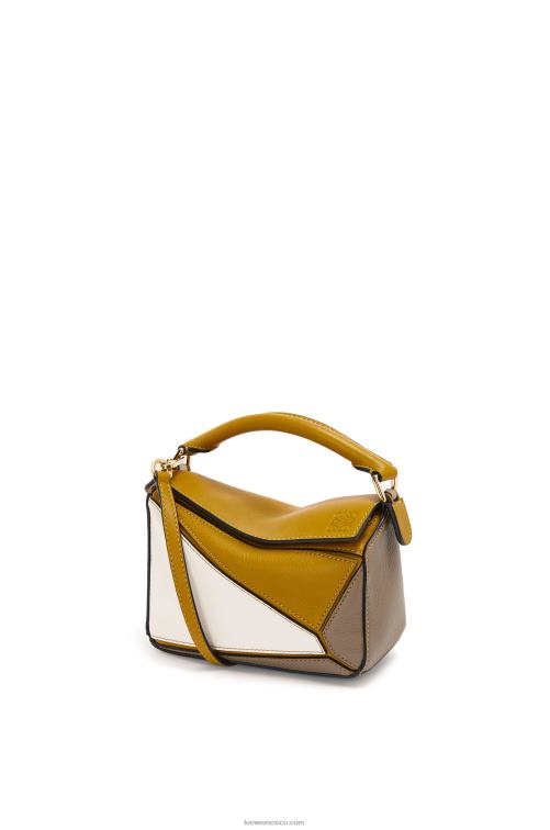 ocre/blanco suave minibolso puzzle de piel de becerro clásica Loewe R8J8Z277 mujer