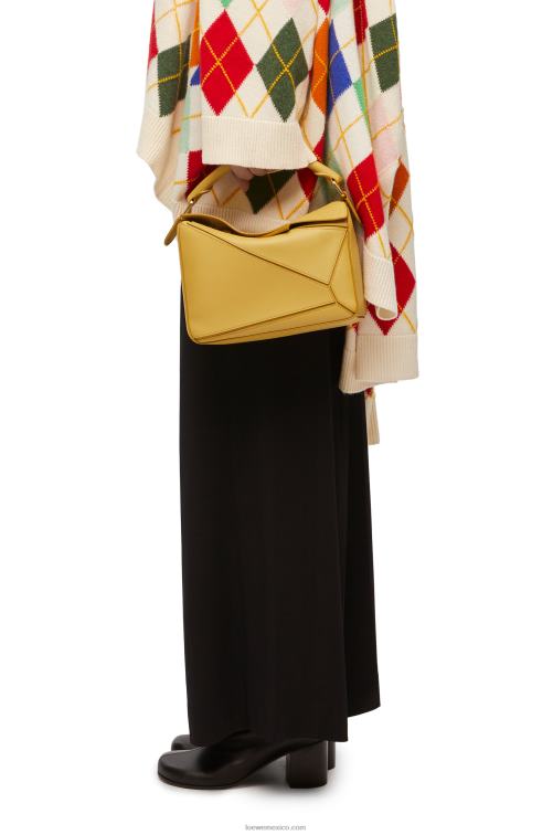 ocre brillante bolso puzzle pequeño de piel de becerro clásica Loewe R8J8Z365 mujer