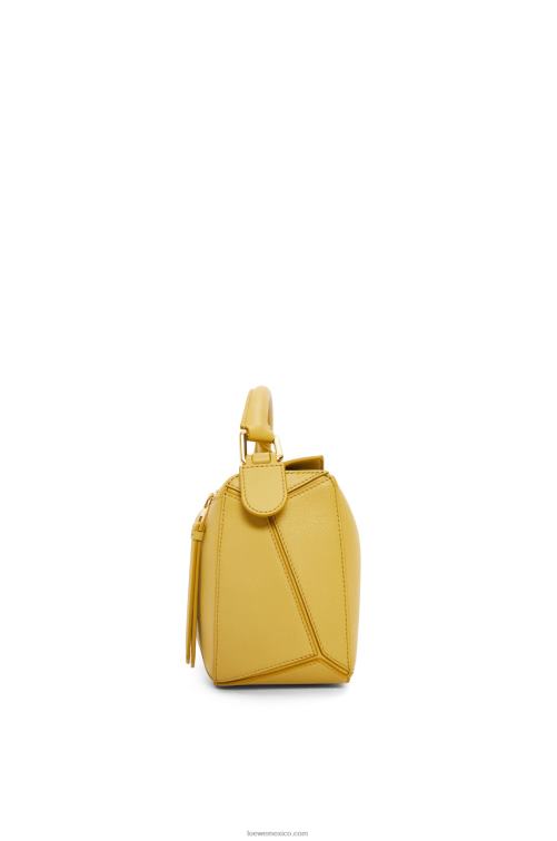 ocre brillante bolso puzzle pequeño de piel de becerro clásica Loewe R8J8Z365 mujer