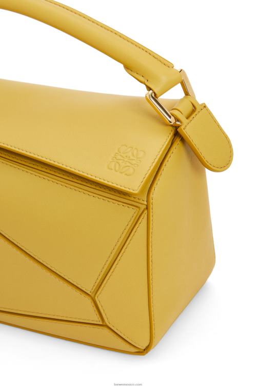ocre brillante bolso puzzle pequeño de piel de becerro clásica Loewe R8J8Z365 mujer