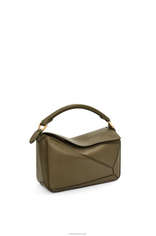 verde caqui oscuro bolso puzzle pequeño de piel de becerro clásica Loewe R8J8Z542 mujer