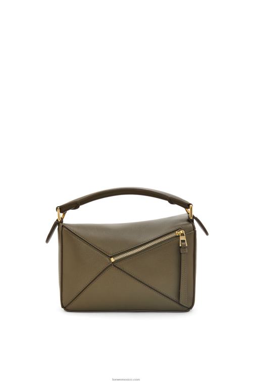 verde caqui oscuro bolso puzzle pequeño de piel de becerro clásica Loewe R8J8Z542 mujer