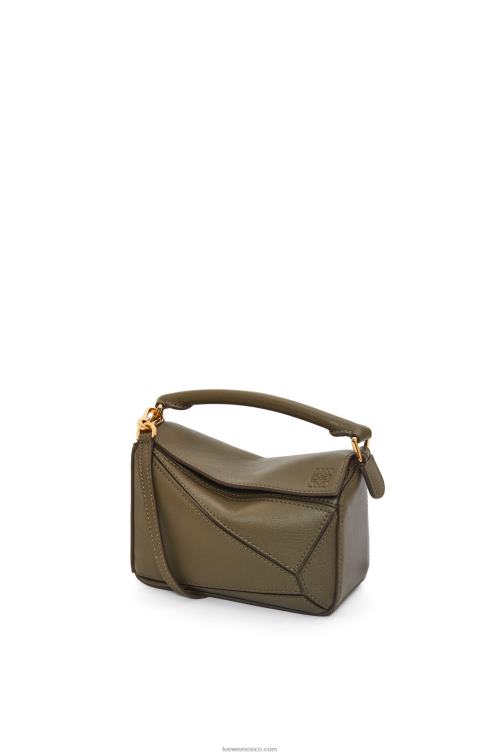 verde caqui oscuro minibolso puzzle de piel de becerro clásica Loewe R8J8Z202 mujer