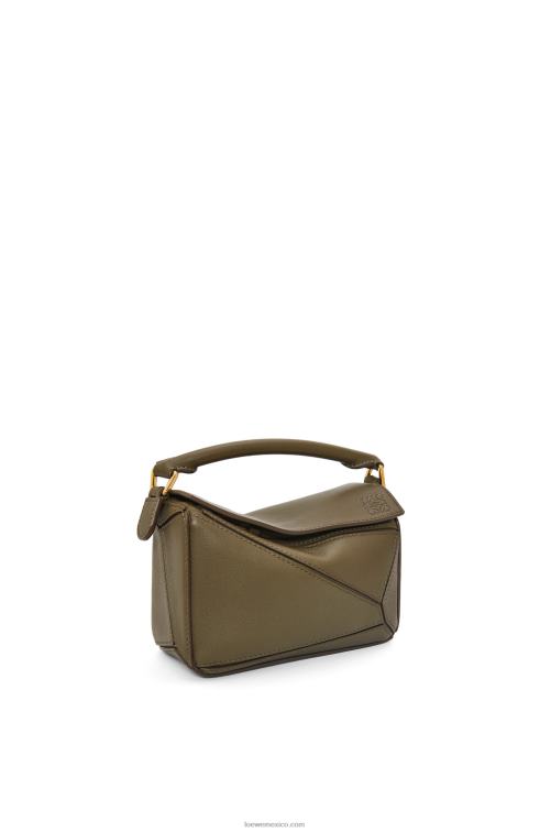 verde caqui oscuro minibolso puzzle de piel de becerro clásica Loewe R8J8Z202 mujer