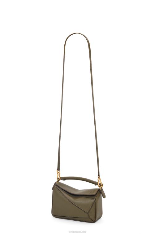 verde caqui oscuro minibolso puzzle de piel de becerro clásica Loewe R8J8Z202 mujer