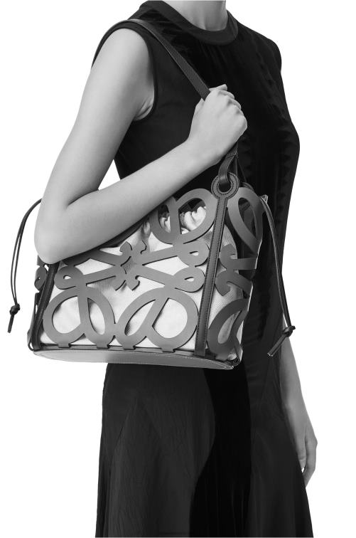 blanco suave bolso tote pequeño con anagrama recortado de piel de becerro box Loewe R8J8Z187 mujer