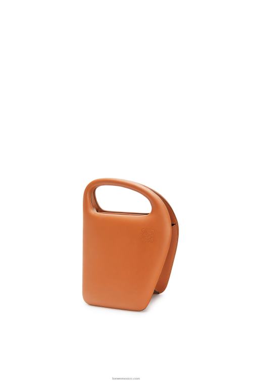broncearse bolso d architects de piel de becerro natural Loewe R8J8Z182 mujer