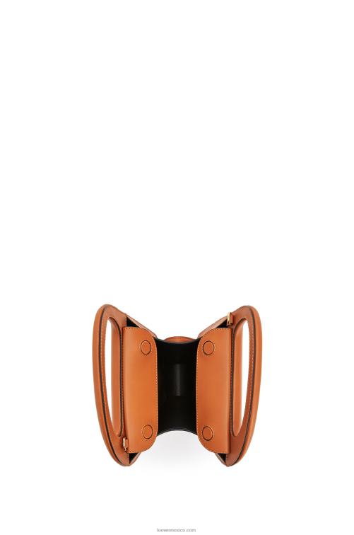 broncearse bolso d architects de piel de becerro natural Loewe R8J8Z182 mujer