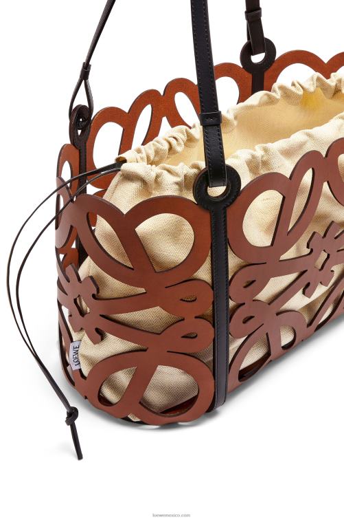 broncearse bolso shopper con anagrama recortado de piel de becerro Loewe R8J8Z127 mujer