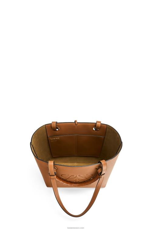 broncearse bolso tote pequeño con anagrama en piel de becerro clásica Loewe R8J8Z124 mujer