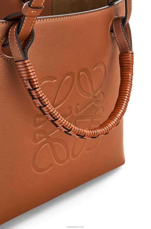 broncearse bolso tote pequeño con anagrama en piel de becerro clásica Loewe R8J8Z124 mujer