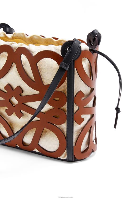 broncearse bolso tote pequeño con anagrama recortado de piel de becerro Loewe R8J8Z125 mujer