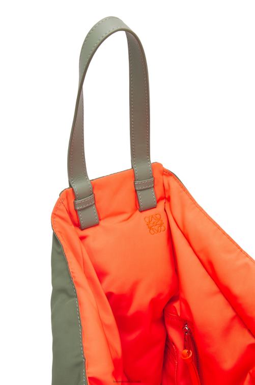 caqui de la vendimia bolso tote hamaca reversible de nailon Loewe R8J8Z446 mujer