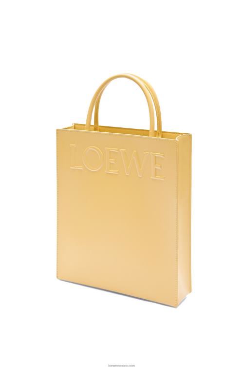 mantequilla oscura tote a4 estándar en piel de becerro elegante Loewe R8J8Z120 mujer