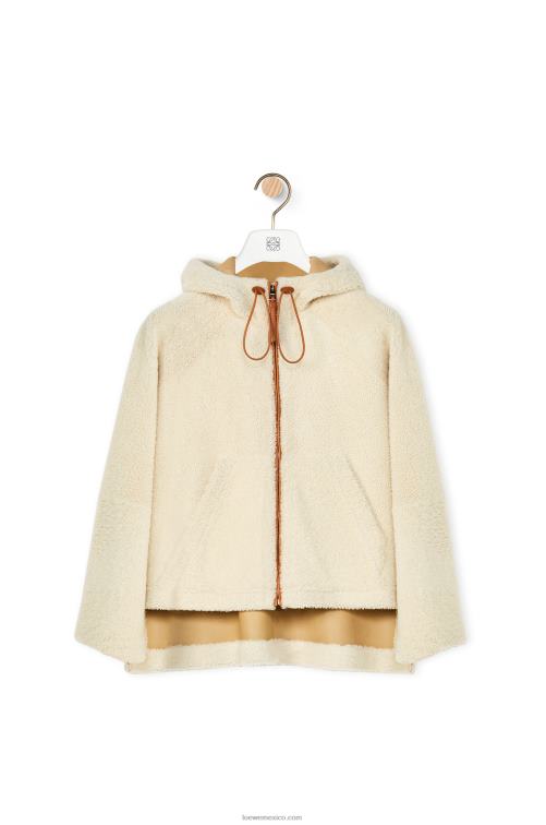 blanco suave/tostado chamarra con cremallera y capucha en borrego Loewe R8J8Z1151 mujer