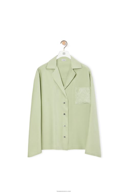 Verde pálido blusa de pijama con anagrama en seda Loewe R8J8Z911 mujer