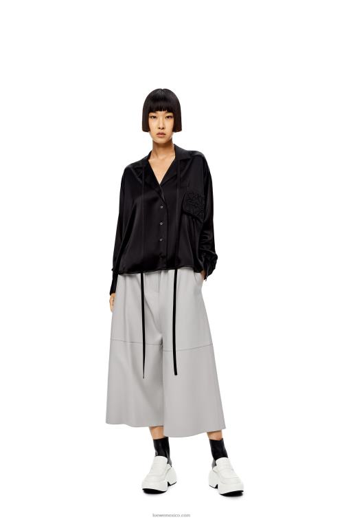 negro Blusa de satén con anagrama bordado Loewe R8J8Z953 mujer
