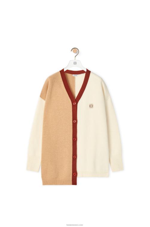 crudo/camello Cárdigan asimétrico de lana con anagrama Loewe R8J8Z1009 mujer