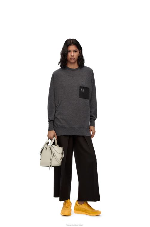 gris oscuro Jersey de lana con bolsillo con anagrama Loewe R8J8Z991 mujer