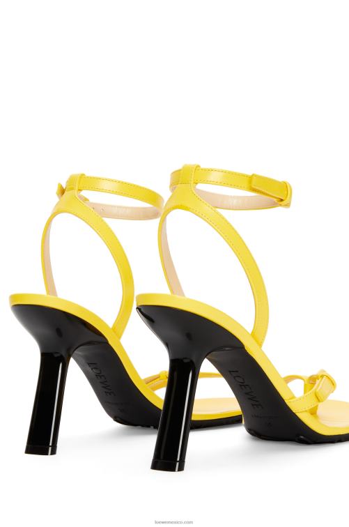 amarillo acacia Sandalia stiletto petal de piel de cordero Loewe R8J8Z678 mujer