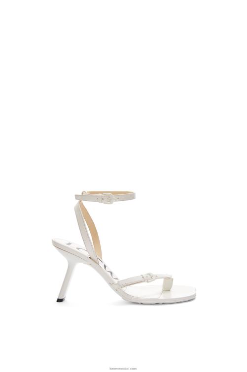 blanco Sandalia stiletto petal de piel de cordero Loewe R8J8Z675 mujer