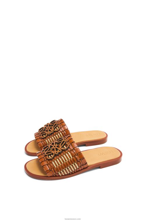 bronceado/natural Chanclas con anagrama tejido de piel de becerro Loewe R8J8Z702 mujer
