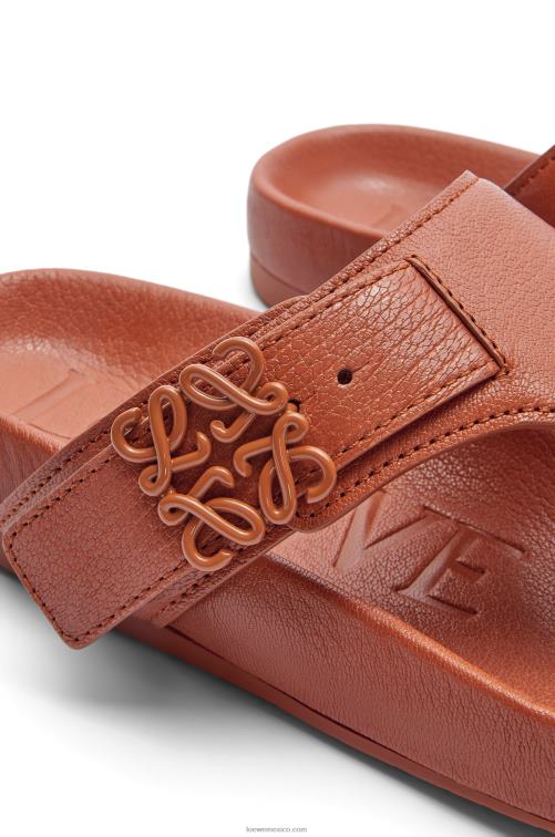 broncearse sandalia easy toe post de piel de cabra Loewe R8J8Z722 mujer