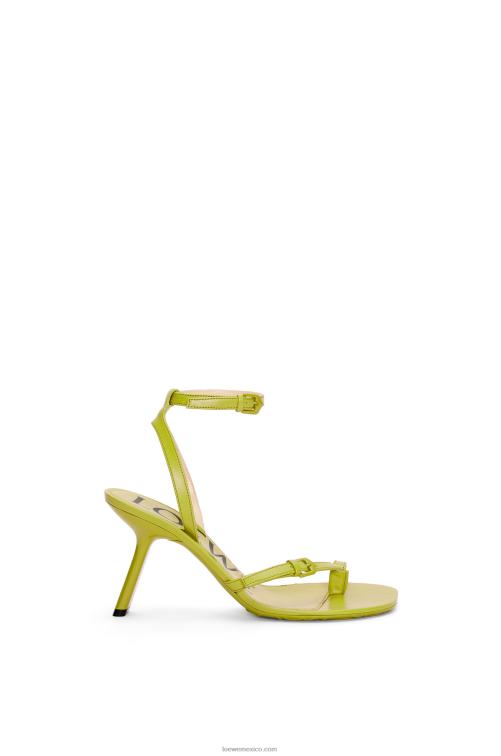 café con leche matcha Sandalia stiletto petal de piel de cordero Loewe R8J8Z673 mujer