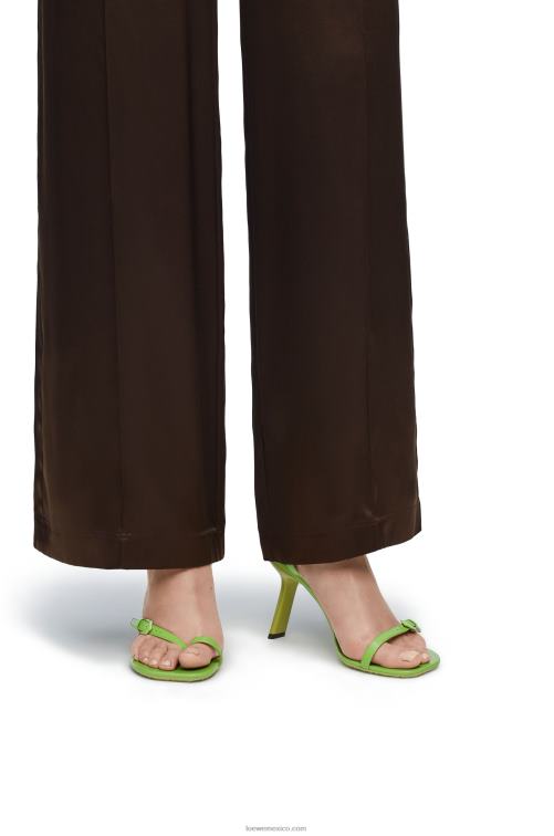 café con leche matcha Sandalia stiletto petal de piel de cordero Loewe R8J8Z673 mujer