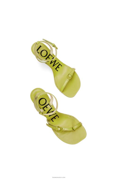 café con leche matcha Sandalia stiletto petal de piel de cordero Loewe R8J8Z673 mujer