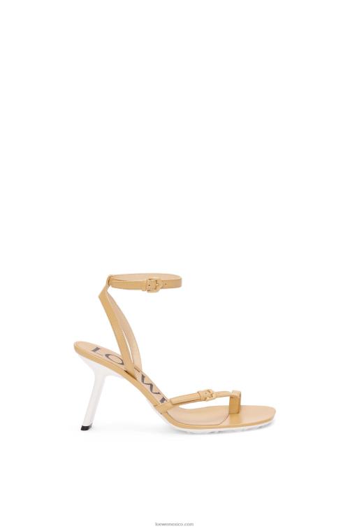 corrector medio Sandalia stiletto petal de piel de cordero Loewe R8J8Z676 mujer