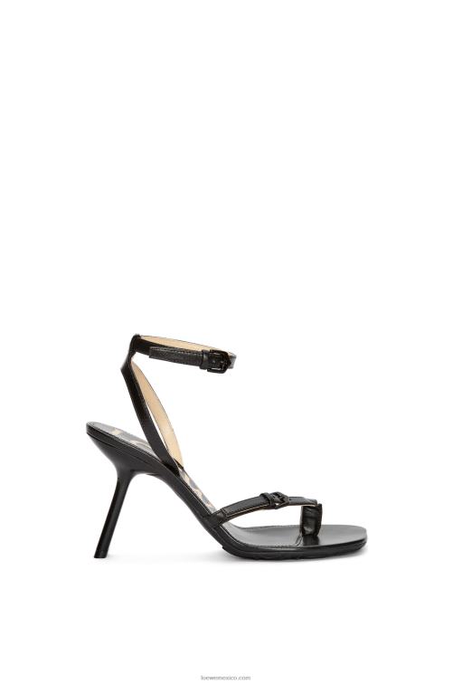 negro Sandalia stiletto petal de piel de cordero Loewe R8J8Z671 mujer
