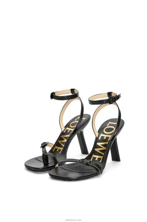 negro Sandalia stiletto petal de piel de cordero Loewe R8J8Z671 mujer