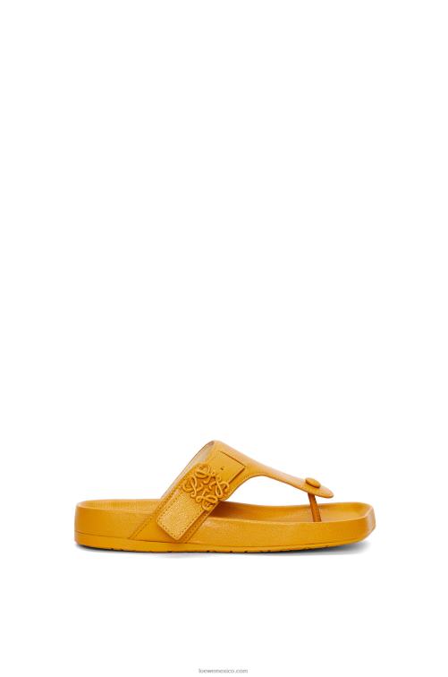 ocre sandalia easy toe post de piel de cabra Loewe R8J8Z723 mujer