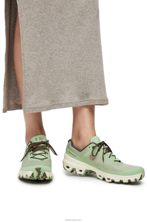 Verde pálido zapatilla de running cloudventure de nailon Loewe R8J8Z635 mujer