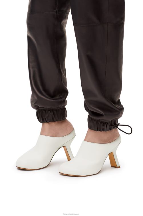 blanco zuecos con tacón terra de piel de becerro Loewe R8J8Z742 mujer