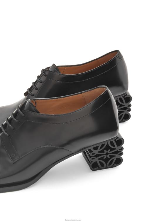 negro Zapatos brogue con anagrama en piel de becerro Loewe R8J8Z768 mujer